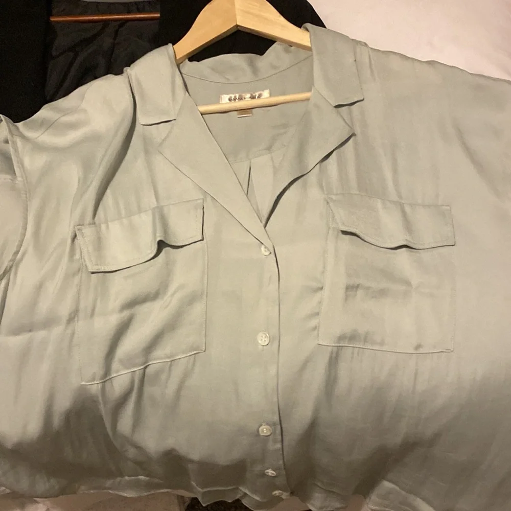 BANANA REPUBLIC Resort Shirt - Picture 5 of 5